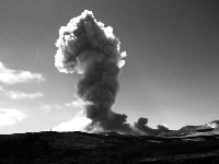 На Парамушире вулкан Эбеко выбросил трехкилометровый столб пепла, Фото: 3