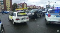 Таксист и его пассажир пострадали в ДТП в Южно-Сахалинске , Фото: 4