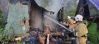 Пожар в бане перекинулся на частный дом в Холмском районе, Фото: 5