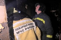 Человека спасли при пожаре в Южно-Сахалинске, Фото: 5
