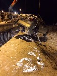 Toyota Verossa врезалась в столб и загорелась в Южно-Сахалинске, Фото: 1