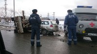 Два человека пострадали при столкновении универсала и грузовика в Южно-Сахалинске, Фото: 4