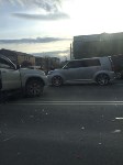 Три автомобиля столкнулись на перекрестке в Южно-Сахалинске, Фото: 2