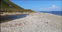 На Курилах рыба не может зайти на нерест в реки из-за забитых хламом устьев, Фото: 3