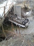 Автомобиль свалился с моста в реку в Долинске , Фото: 1