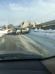 УАЗ и Toyota Hiace столкнулись в Южно-Сахалинске, Фото: 1