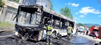 Появились снимки сгоревшего автобуса в Южно-Сахалинске, Фото: 3