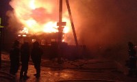 Двухэтажный дом горит в Южно-Сахалинске, Фото: 4