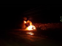 Автомобиль горит в Серных источниках в Холмском районе, Фото: 3
