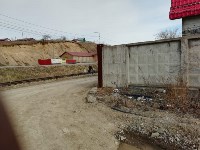 У бывшего завода в Корсаковском районе гудрон впитывается в землю, Фото: 11