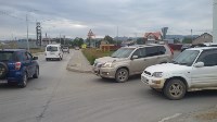 Жители шести домов в Дальнем перекрыли дорогу автомобилям, проезжающим по дворам, Фото: 3