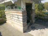Исписанную граффити японскую постройку в Корсакове восстановили студенты-историки , Фото: 6