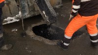 В Южно-Сахалинске началась ликвидация дефектов дорог, Фото: 1