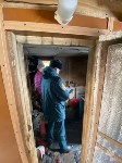 Два пожарных расчёта спасали от огня частный дом в Макарове, Фото: 2