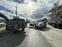 Универсал и внедорожник жёстко столкнулись в Южно-Сахалинске, Фото: 3