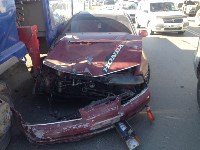 Honda от столкновения с самосвалом вылетела на встречку и врезалась в кран-балку в Южно-Сахалинске, Фото: 4