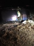 Два автомобиля оказались в кювете в результате ночного ДТП в пригороде Южно-Сахалинска, Фото: 3
