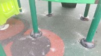 Вандалы разломали детскую площадку в Холмске, Фото: 8