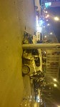 Кроссовер и автомобиль пиццерии столкнулись на площади Ленина в Южно-Сахалинске, Фото: 1