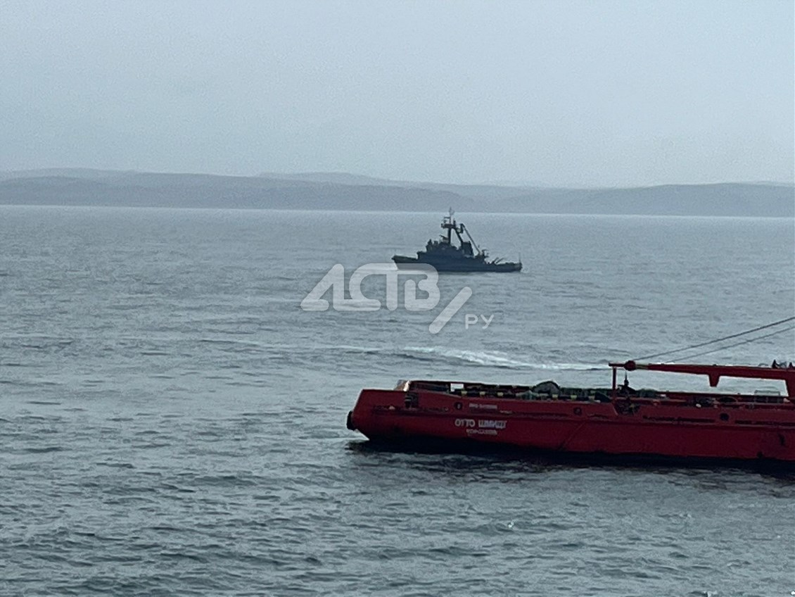 Судно в огне, люди в открытом море: у берегов Сахалина прошли бассейновые  учения - Новости Сахалинской области – Фотогалерея, фото 8 - ASTV.ru