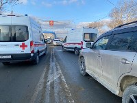 Двух человек сбил внедорожник в Южно-Сахалинске, Фото: 4