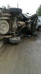 Два человека пострадали при столкновении грузовика и седана в Ногликах, Фото: 11