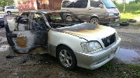 Автомобиль Toyota Crown сгорел в Южно-Сахалинске, Фото: 2