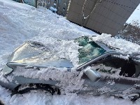 Сахалинка уже год не может получить деньги с ТСЖ за повреждение машины снегом с крыши, Фото: 4