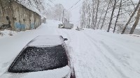 Машина с хлебом не смогла доехать до магазина в Синегорске из-за снежных завалов, Фото: 3