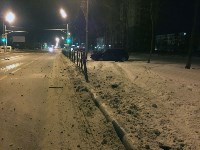 В ДТП в Южно-Сахалинске машину проткнуло железными прутьями, Фото: 4