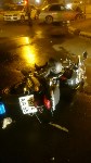 Мотоцикл и автомобиль такси столкнулись ночью в Южно-Сахалинске, Фото: 4