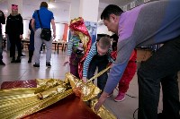 Хоккеисты «Сахалина» подарили подарки воспитанникам троицкого детского дома, Фото: 35