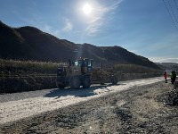 На участке Холмск — Яблочное уложили более 3,6 километров асфальта, Фото: 3