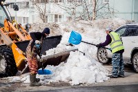 Управляющим компаниям Южно-Сахалинска дали неделю на ворошение снега у домов, Фото: 1