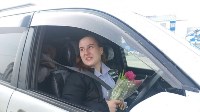 На Сахалине сотрудники ГИБДД порадовали автомобилисток цветами, Фото: 8
