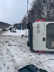 Люди пострадали при столкновении рейсового автобуса с иномаркой на юге Сахалина, Фото: 1