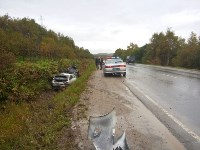 Два автомобиля вылетели в кювет на юге Сахалина, Фото: 1