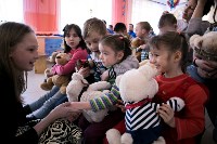 Хоккеисты «Сахалина» подарили подарки воспитанникам троицкого детского дома, Фото: 23