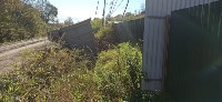 Грузовик упал в Безымянный ручей в Корсакове, Фото: 11