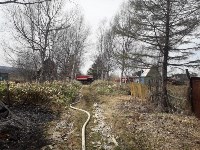 На Сахалине горят дома в СНТ «Ландыш», Фото: 2