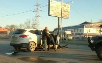 Hyundai и Toyota Vitz столкнулись в Южно-Сахалинске, Фото: 1