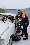 Застрявшего в автомобиле человека сахалинские спасатели вызволяли на скорость , Фото: 26