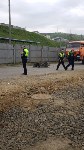 Двое мужчин на мотоцикле врезались во внедорожник в Холмске, Фото: 4
