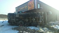 Грузовик влетел в стену ресторана на трассе Южно-Сахалинск - Корсаков, Фото: 12