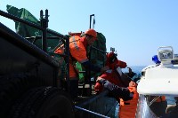 Двоих выпавших за борт «моряков» нашли сахалинские спасатели, Фото: 3
