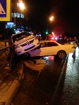 Одна машина залетела под другую в результате ДТП в Южно-Сахалинске, Фото: 4
