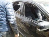 Сахалинец молотком разбил стекла и фары чужой машины, Фото: 1
