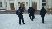 Городской суд Южно-Сахалинска оцепили сотрудники оперативных служб, Фото: 6