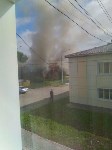 Пожар в восьмиквартирном жилом доме тушат в Смирных, Фото: 3