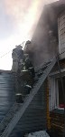 Крышу частного дома потушили пожарные Южно-Сахалинска, Фото: 4